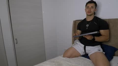 Dilan Coy online show from March 2026 09:52:02 PM