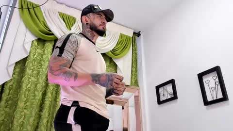 dilan_scootk_ online show from March 2025 11:18:01 AM