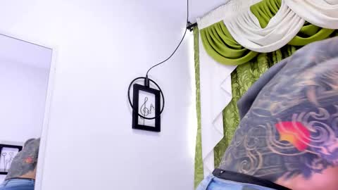 dilan_scootk_ online show from October 2025 07:22:01 PM