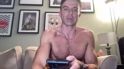 Snapshot of dillonwilde chatting on December 2024 08:26:02 PM Dillon online show from December 2024 08:26:02 PM