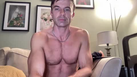 Snapshot of dillonwilde chatting on January 2025 08:35:01 PM Dillon online show from January 2025 08:35:01 PM