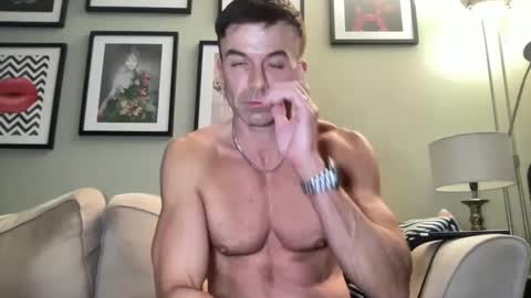 Snapshot of dillonwilde chatting on February 2025 08:31:01 PM Dillon online show from February 2025 08:31:01 PM