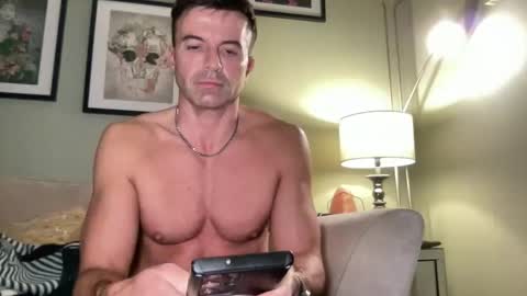 Snapshot of dillonwilde chatting on October 2025 08:07:01 PM Dillon online show from October 2025 08:07:01 PM