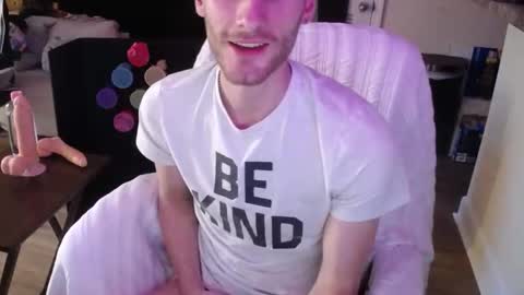 Snapshot of dimitri_4793 chatting on January 2025 11:04:01 PM Meechii online show from January 2025 11:04:01 PM