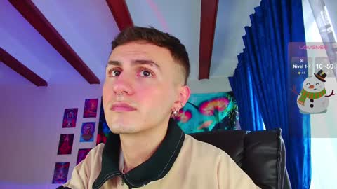 Julian Independent Model online show from December 2024 10:19:01 PM