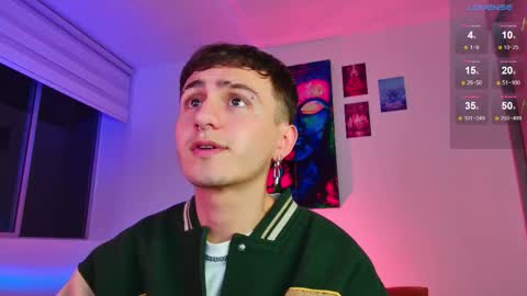 Julian Independent Model online show from November 2025 02:01:01 AM