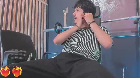 Snapshot of dimitrideluxe chatting on October 2025 08:38:01 PM Dimitri online show from October 2025 08:38:01 PM