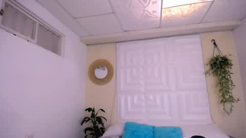 DINA online show from April 2026 06:02:01 PM