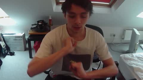 Snapshot of dinkel___ chatting on October 2025 12:40:02 PM dinkel___ online show from October 2025 12:40:02 PM