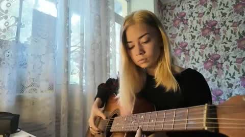 dinorahmroczkowski online show from September 2025 07:56:02 AM
