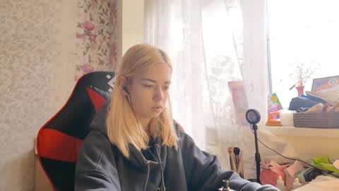 dinorahmroczkowski online show from October 2025 07:31:01 AM