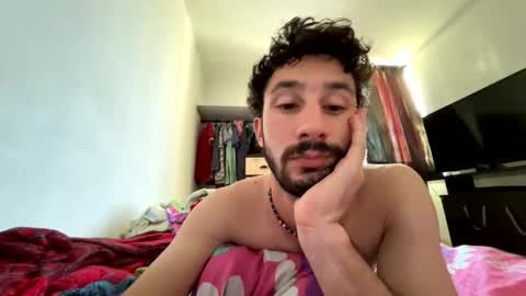 Snapshot of dioni_soe chatting on January 2025 10:12:01 PM Henry online show from January 2025 10:12:01 PM