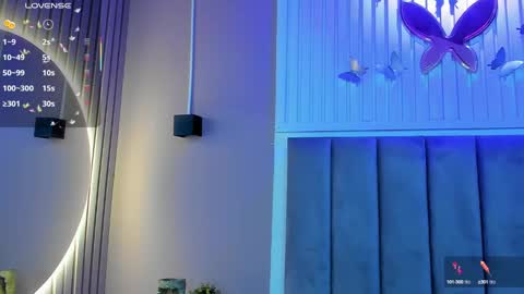 Cristal  online show from September 2025 03:43:01 AM