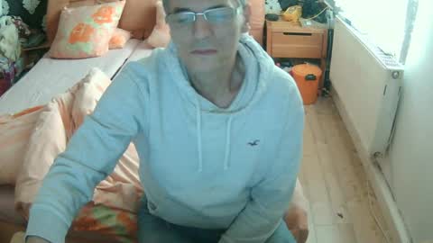 Snapshot of dirk6873 chatting on January 2025 12:38:02 PM Adam Carla online show from January 2025 12:38:02 PM