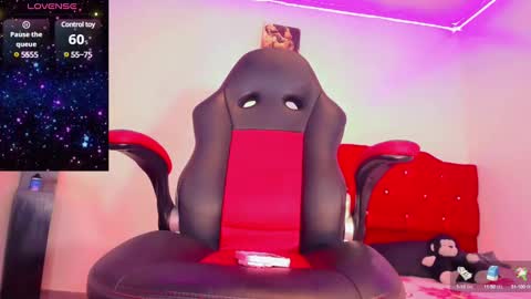 Snapshot of dirtygamesnaomy chatting on January 2025 06:07:01 AM Naomy online show from January 2025 06:07:01 AM