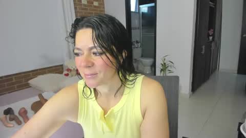 Snapshot of disneey2888 chatting on June 2026 11:59:01 AM disneey2888 online show from June 2026 11:59:01 AM
