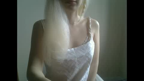 DitaMilton online show from September 2025 11:12:02 AM