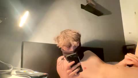 ditwink19 online show from March 2026 08:00:01 PM