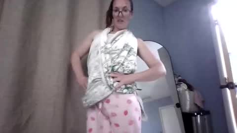 Snapshot of ditzytoodles chatting on June 2026 04:57:01 AM Ditzy Toodles online show from June 2026 04:57:01 AM