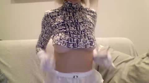 Snapshot of divine_creature chatting on January 2025 09:09:02 PM divine_creature online show from January 2025 09:09:02 PM