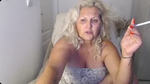 Snapshot of divineblond chatting on July 2026 11:09:02 PM Alexxa online show from July 2026 11:09:02 PM