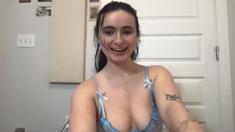 Snapshot of divinehips chatting on February 2025 04:52:01 PM Divine Hips online show from February 2025 04:52:01 PM