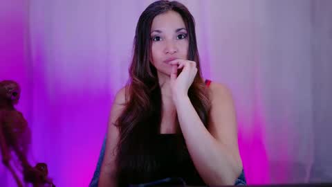 DivineLynn online show from February 2025 01:51:02 PM