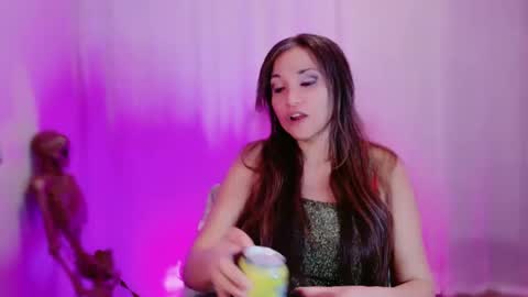 DivineLynn online show from February 2025 12:28:01 PM