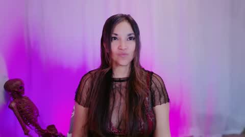 DivineLynn online show from February 2025 03:42:02 PM