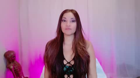 DivineLynn online show from March 2025 05:49:01 PM