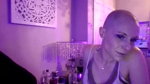 Snapshot of dixieglam chatting on November 2025 09:54:02 AM dixieglam online show from November 2025 09:54:02 AM