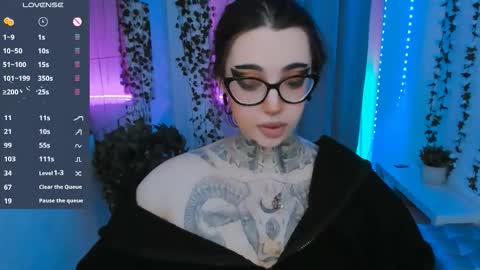 dixipixi_ online show from March 2026 05:55:02 AM