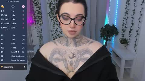 dixipixi_ online show from March 2026 05:19:01 AM