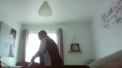 djeauzy77 online show from April 2026 08:31:02 AM