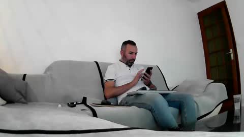 Snapshot of djo3322 chatting on December 2024 10:19:01 PM Djo online show from December 2024 10:19:01 PM