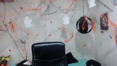 Snapshot of dmitrisanders1 chatting on December 2024 01:51:02 AM Maybe in pvt online show from December 2024 01:51:02 AM