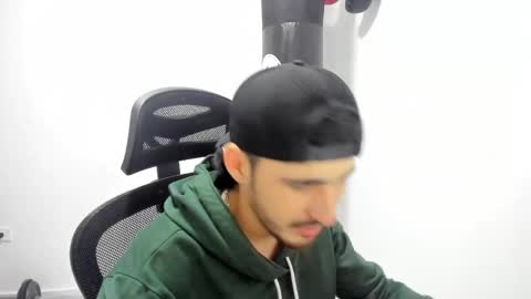 Snapshot of dmitrisanders1 chatting on September 2025 10:10:02 PM Maybe in pvt online show from September 2025 10:10:02 PM