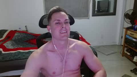 Snapshot of dmoney212 chatting on April 2026 04:04:01 AM dmoney212 online show from April 2026 04:04:01 AM