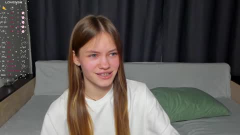 Snapshot of do_dick chatting on January 2025 05:40:02 PM Polly and Kiriko online show from January 2025 05:40:02 PM