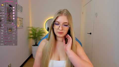 Snapshot of do_u_want_alice chatting on January 2025 02:27:02 AM Alice online show from January 2025 02:27:02 AM