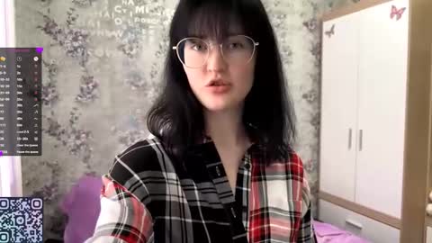 Annie PVT IS OPEN online show from September 2025 12:10:02 PM