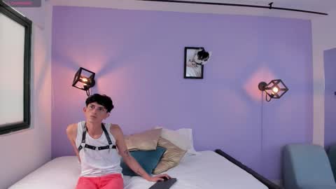 Snapshot of dodoy_criss chatting on September 2025 03:46:02 PM Dodoy Criss online show from September 2025 03:46:02 PM