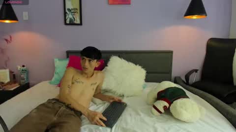 Snapshot of dodoy_criss chatting on September 2025 04:44:02 PM Dodoy Criss online show from September 2025 04:44:02 PM