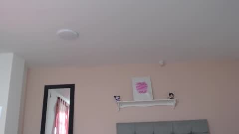 Snapshot of dolce_horny chatting on November 2025 12:18:01 PM Dolce online show from November 2025 12:18:01 PM