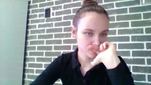 dolcezza_ online show from April 2026 11:04:02 AM