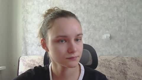 dolcezza_ online show from May 2026 11:25:01 AM