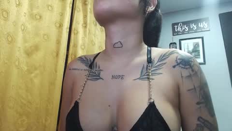 Snapshot of doll_and_thebrown chatting on October 2025 01:46:01 AM doll_and_thebrown online show from October 2025 01:46:01 AM