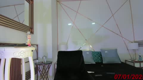 ISA DOLL online show from January 2025 12:41:02 PM