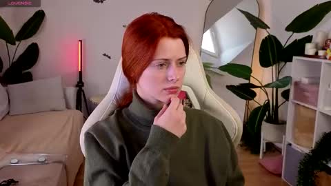 Snapshot of doll_lesli chatting on October 2025 09:13:01 AM Your doll Lesli online show from October 2025 09:13:01 AM