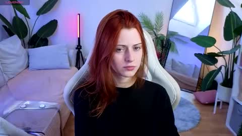 Snapshot of doll_lesli chatting on November 2025 10:04:02 AM Your doll Lesli online show from November 2025 10:04:02 AM